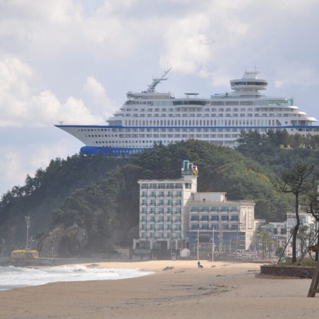 Le Sun Cruise Resort, un hotel en forme de bateau