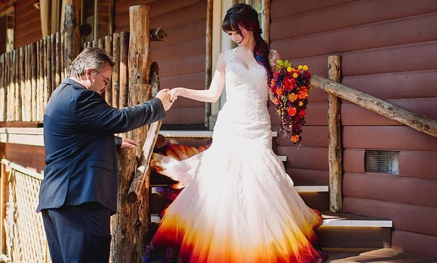 Une robe de mariée personnalisée haute en couleurs!