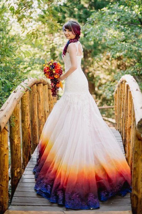 Une robe de mariée personnalisée avec des couleurs